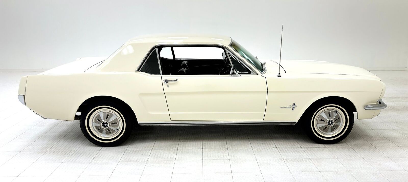 Ford-Mustang-1966-5