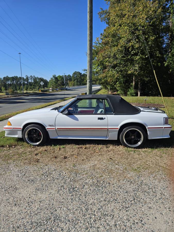 Ford-Mustang-1987-3