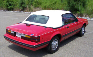 Ford-Mustang-Cabriolet-1983-3