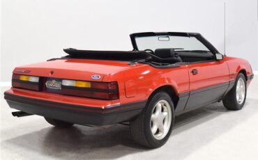 Ford-Mustang-Cabriolet-1983-4