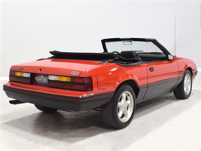 Ford-Mustang-Cabriolet-1983-4