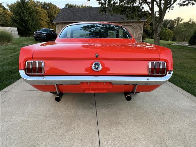 Ford-Mustang-Coupe-1965-2