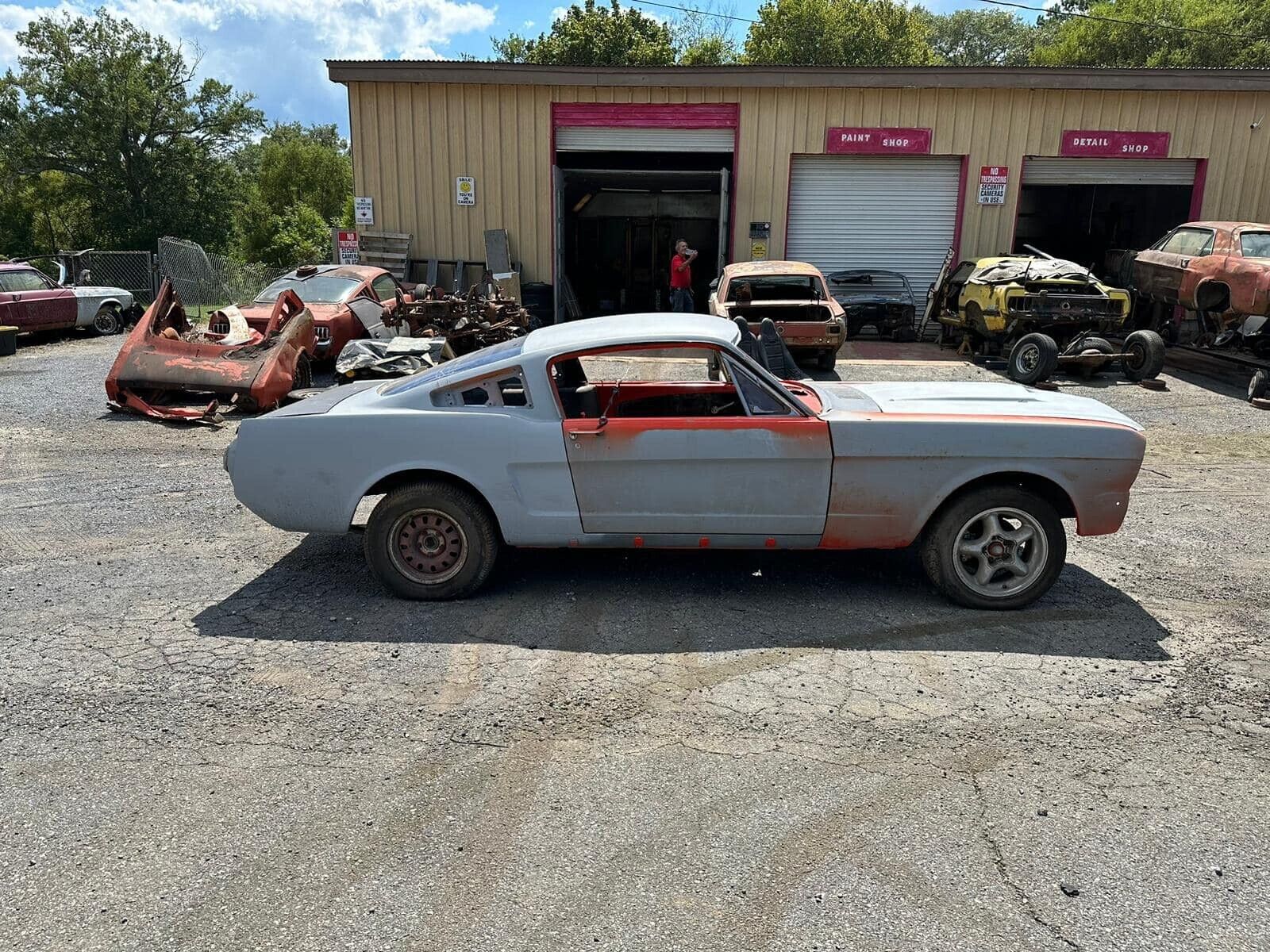 Ford-Mustang-Coupe-1965-4