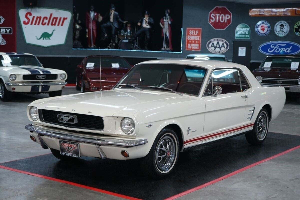 Ford-Mustang-Coupe-1966-1