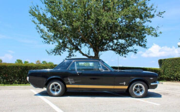 Ford-Mustang-Coupe-1966-1