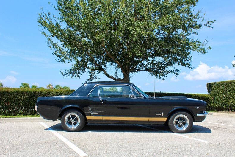 Ford-Mustang-Coupe-1966-1