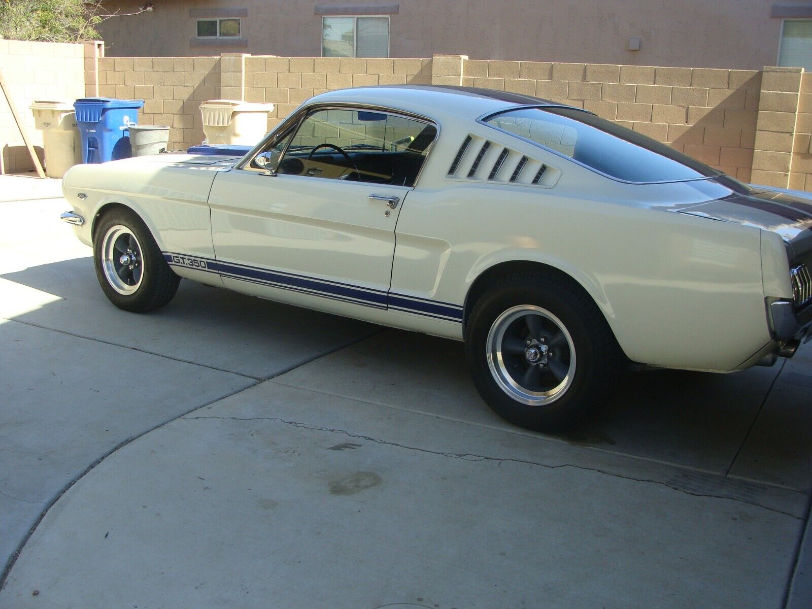 Ford-Mustang-Coupe-1966-1