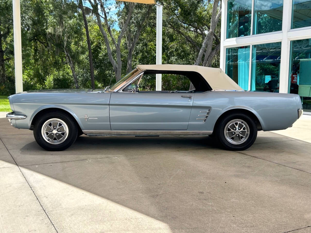 Ford-Mustang-Coupe-1966-11