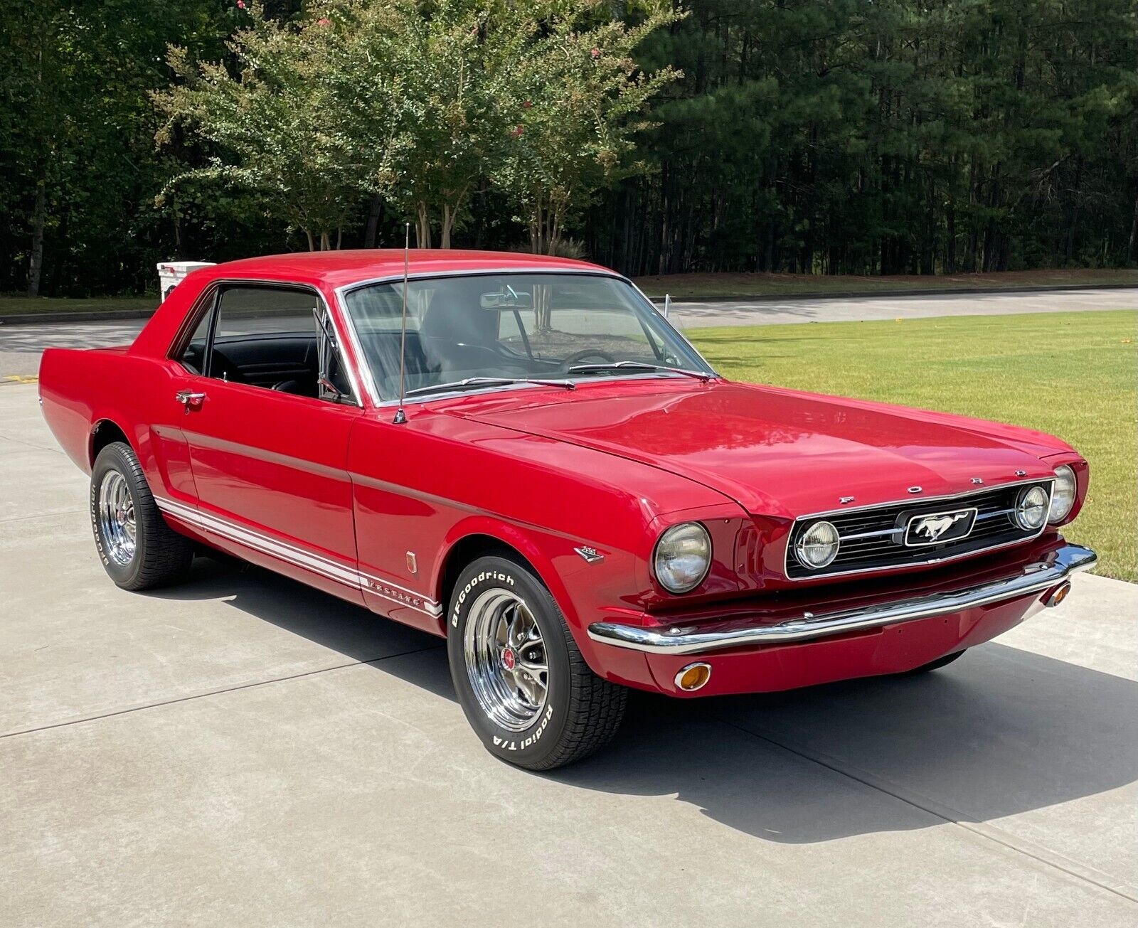 Ford-Mustang-Coupe-1966-2