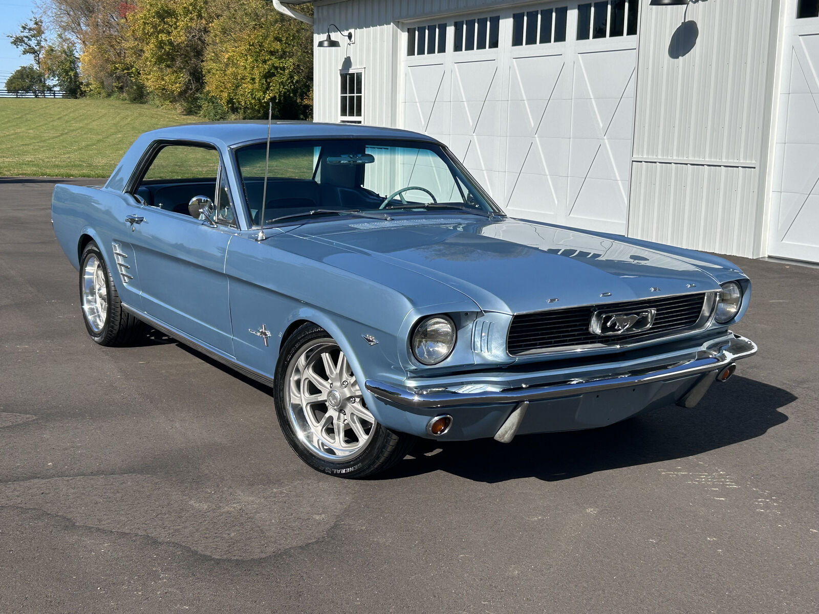 Ford-Mustang-Coupe-1966-2