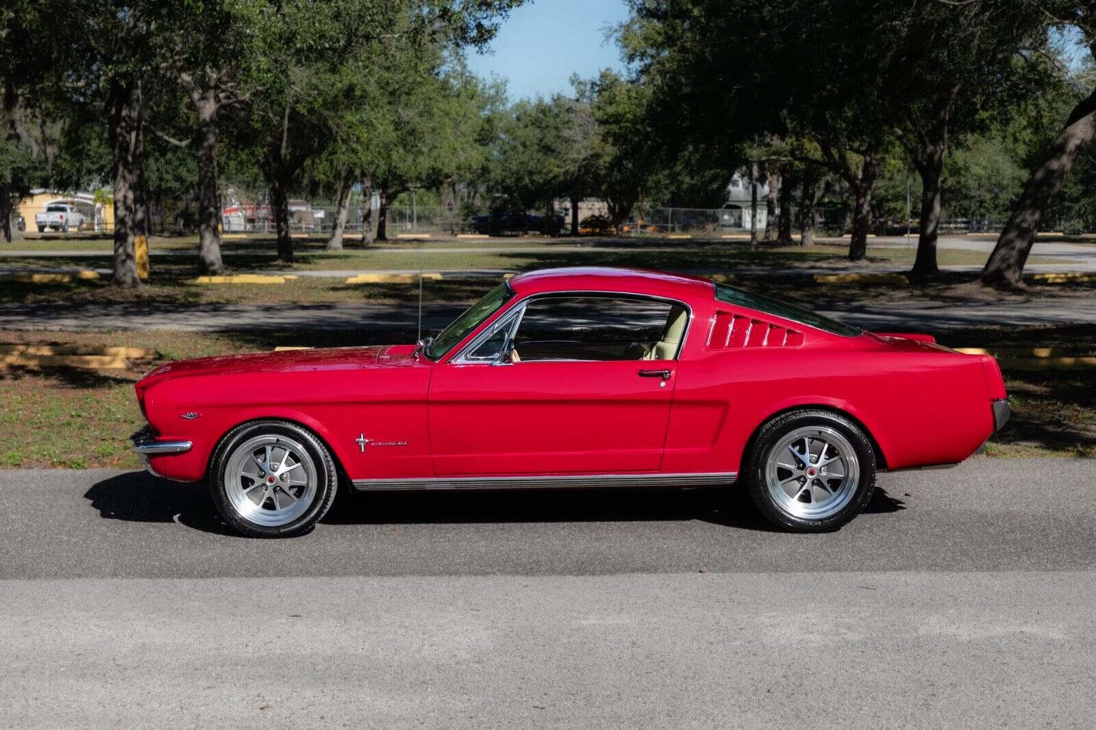 Ford-Mustang-Coupe-1966-20