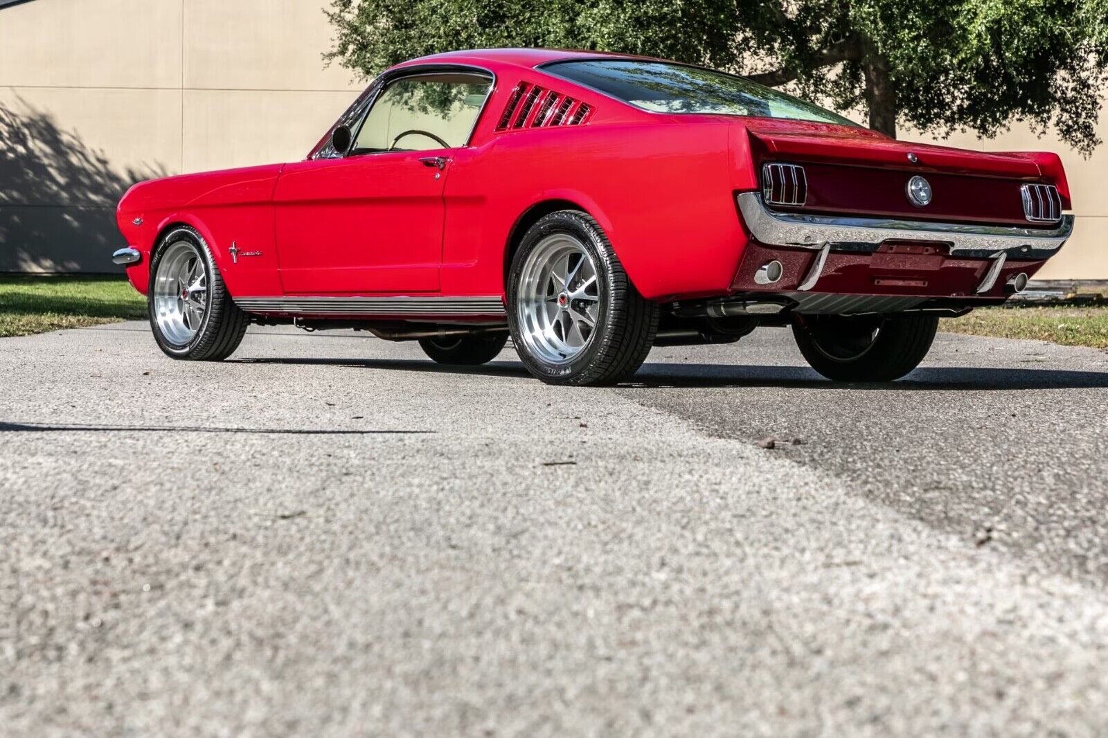 Ford-Mustang-Coupe-1966-21