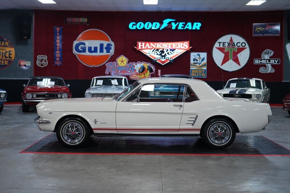 Ford-Mustang-Coupe-1966-3