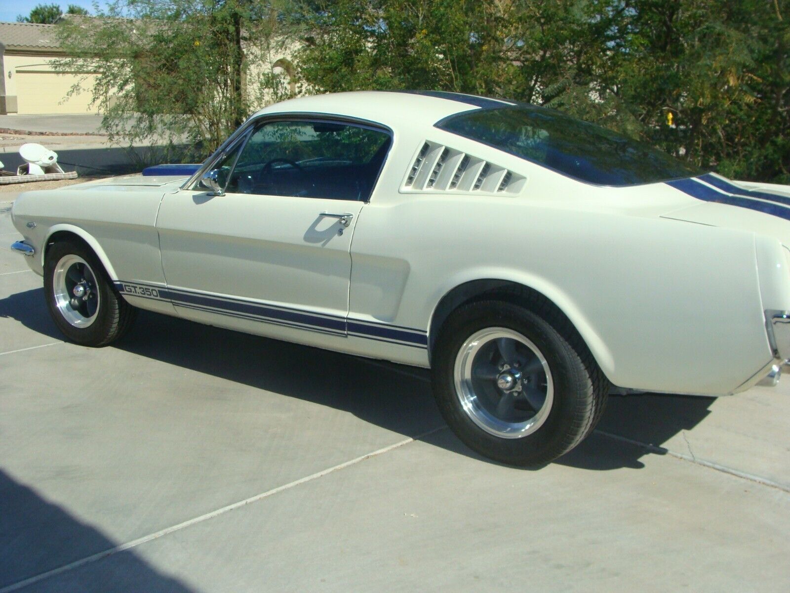 Ford-Mustang-Coupe-1966-3