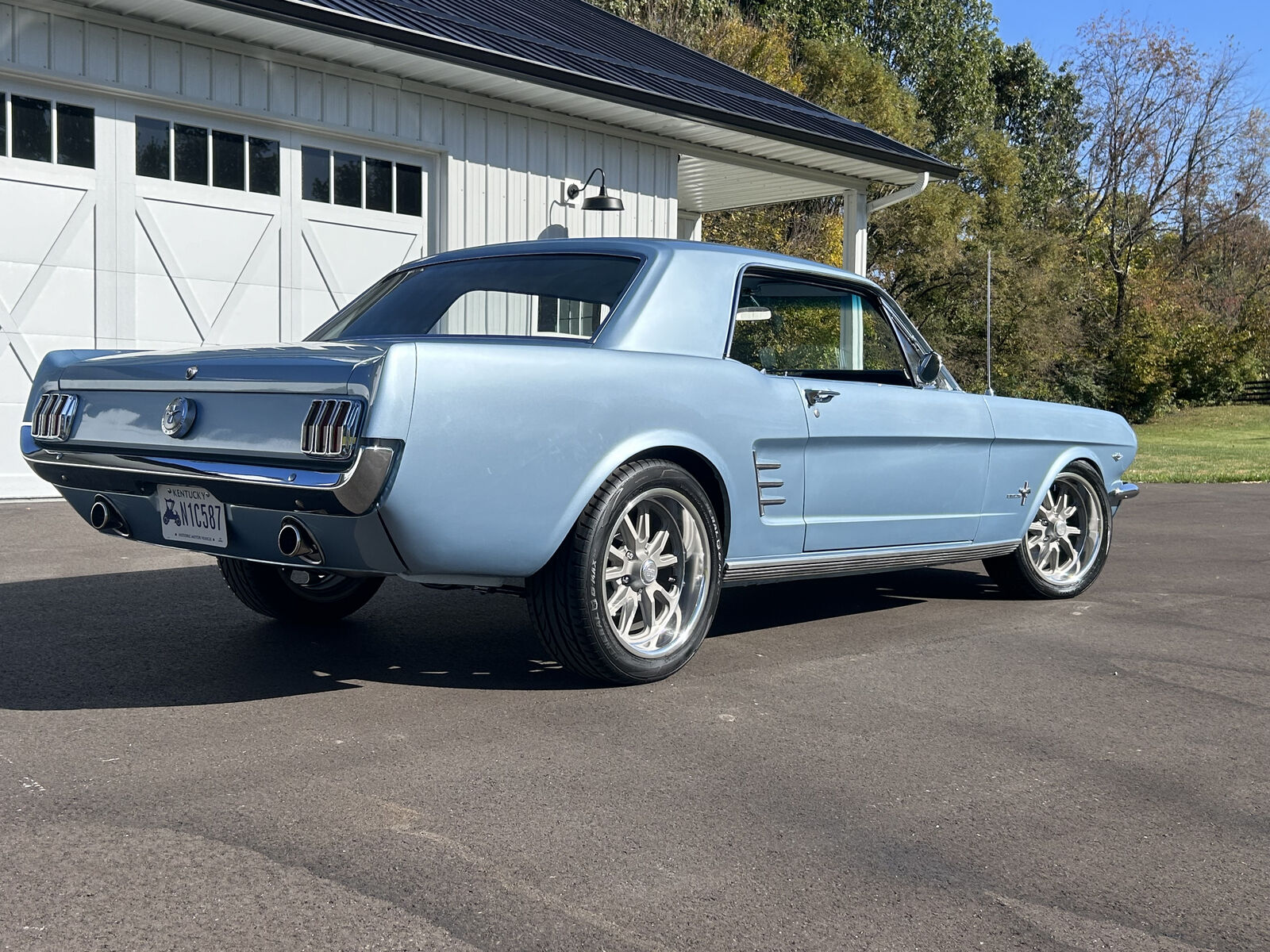 Ford-Mustang-Coupe-1966-3