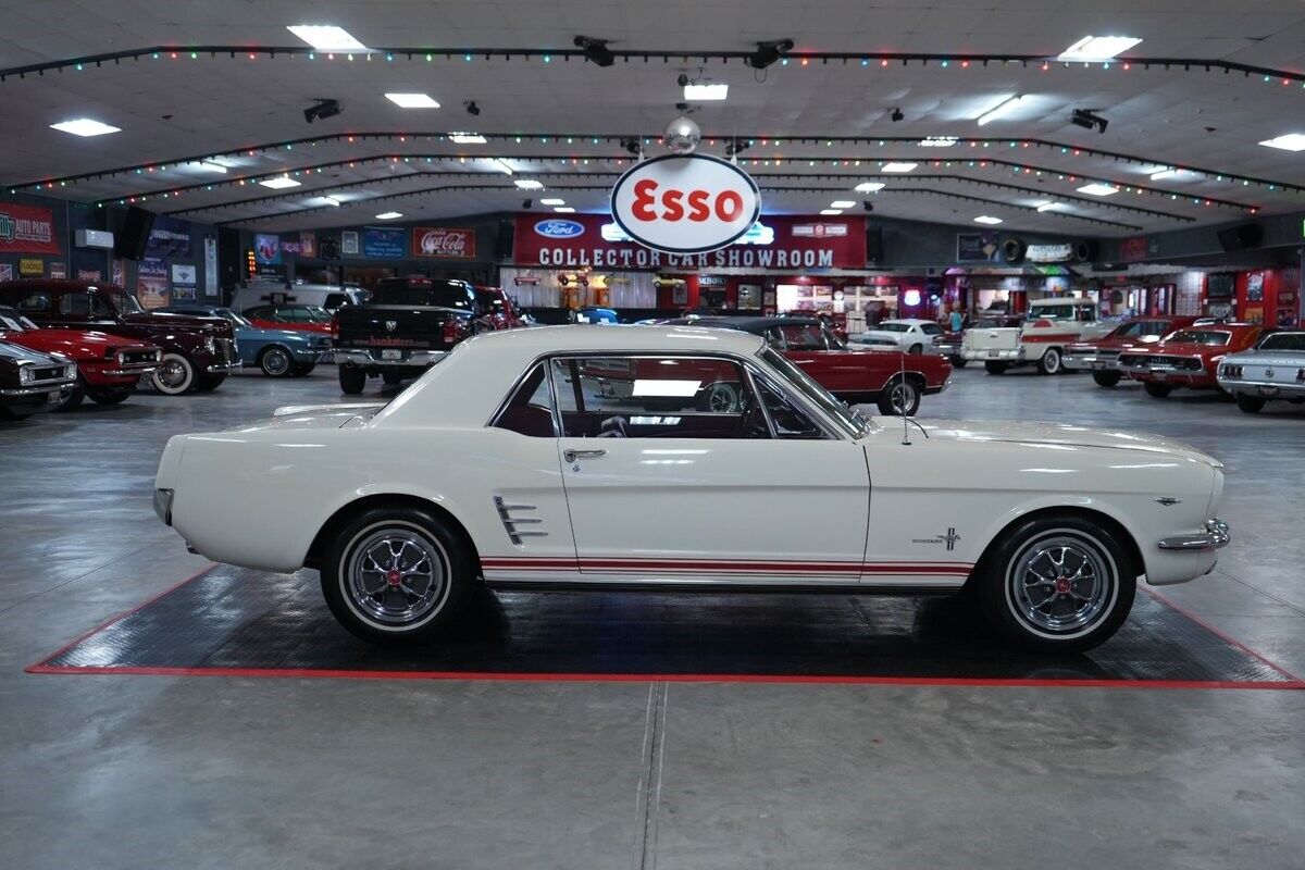 Ford-Mustang-Coupe-1966-7