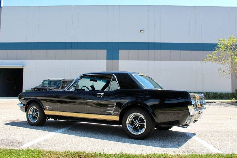 Ford-Mustang-Coupe-1966-9