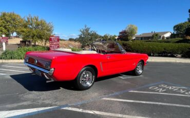 Ford-Mustang-convertible-1965-2