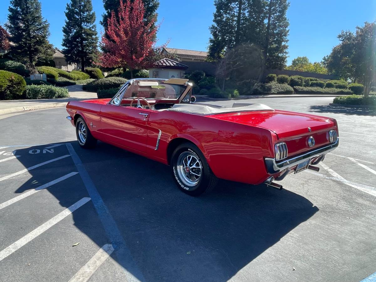 Ford-Mustang-convertible-1965-3