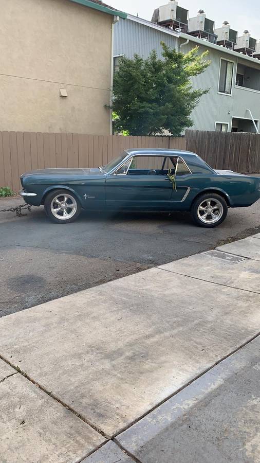 Ford-Mustang-coupe-1965