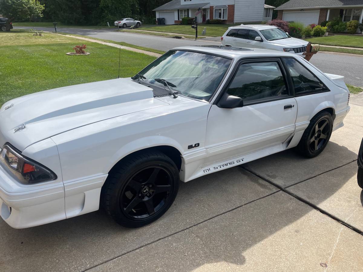 Ford-Mustang-gt-1988