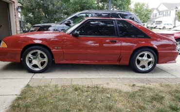 Ford-Mustang-gt-1988-3