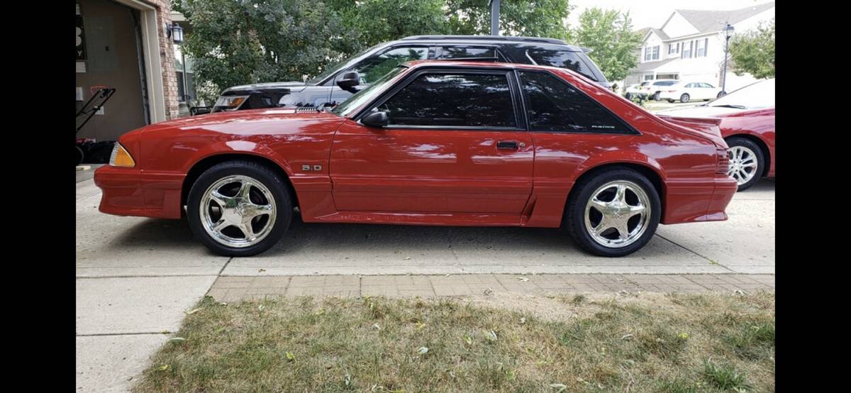 Ford-Mustang-gt-1988-3