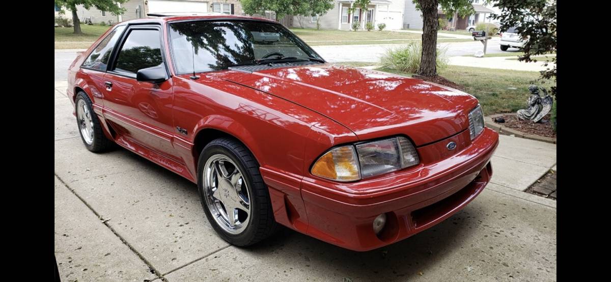 Ford-Mustang-gt-1988-4