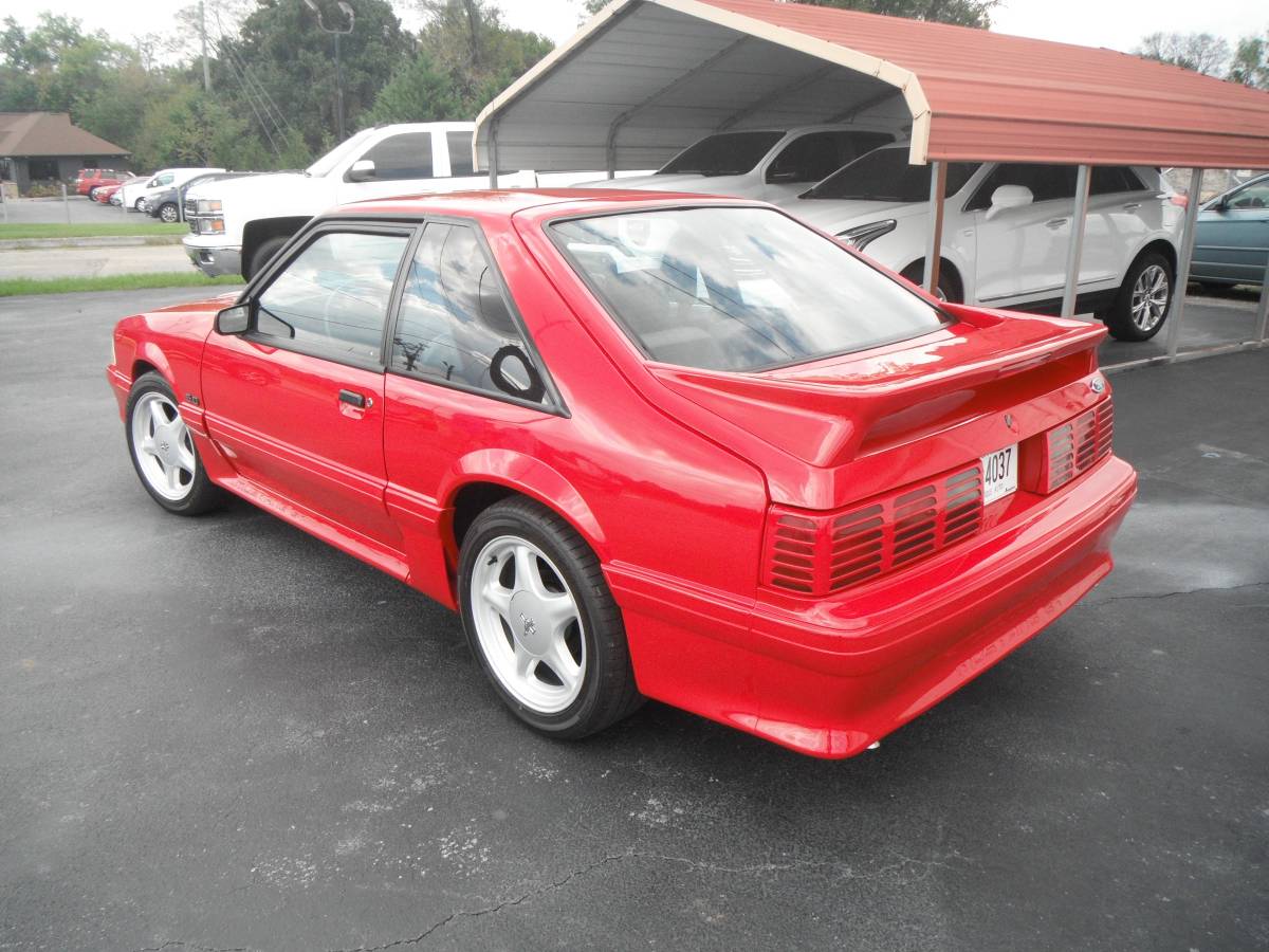 Ford-Mustang-gt-1990-4