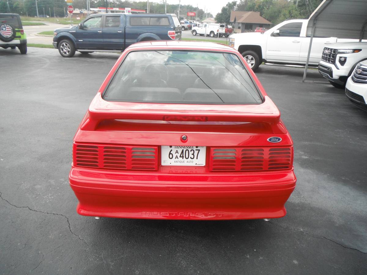 Ford-Mustang-gt-1990-5