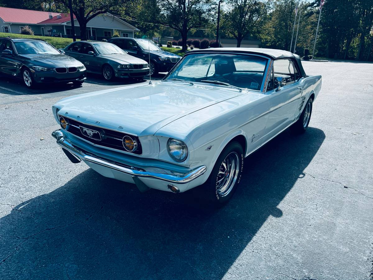 Ford-Mustang-gt-convertible-1966-1