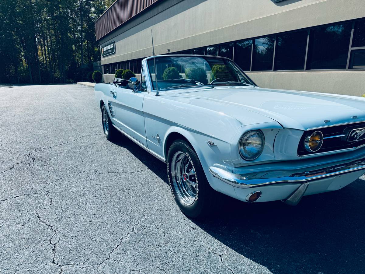 Ford-Mustang-gt-convertible-1966-16