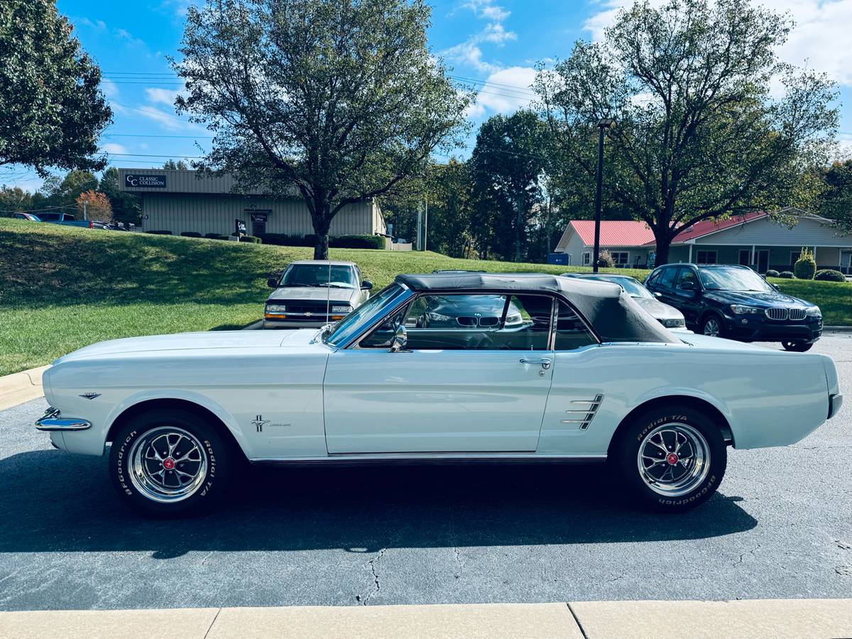 Ford-Mustang-gt-convertible-1966-2