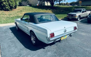 Ford-Mustang-gt-convertible-1966-3