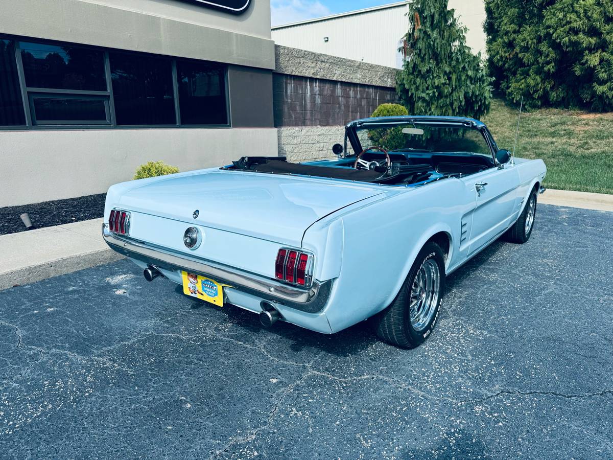 Ford-Mustang-gt-convertible-1966-5