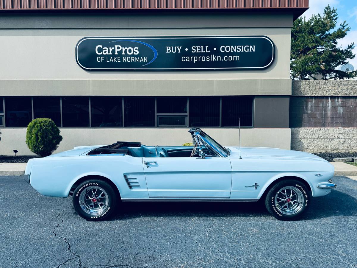 Ford-Mustang-gt-convertible-1966-6