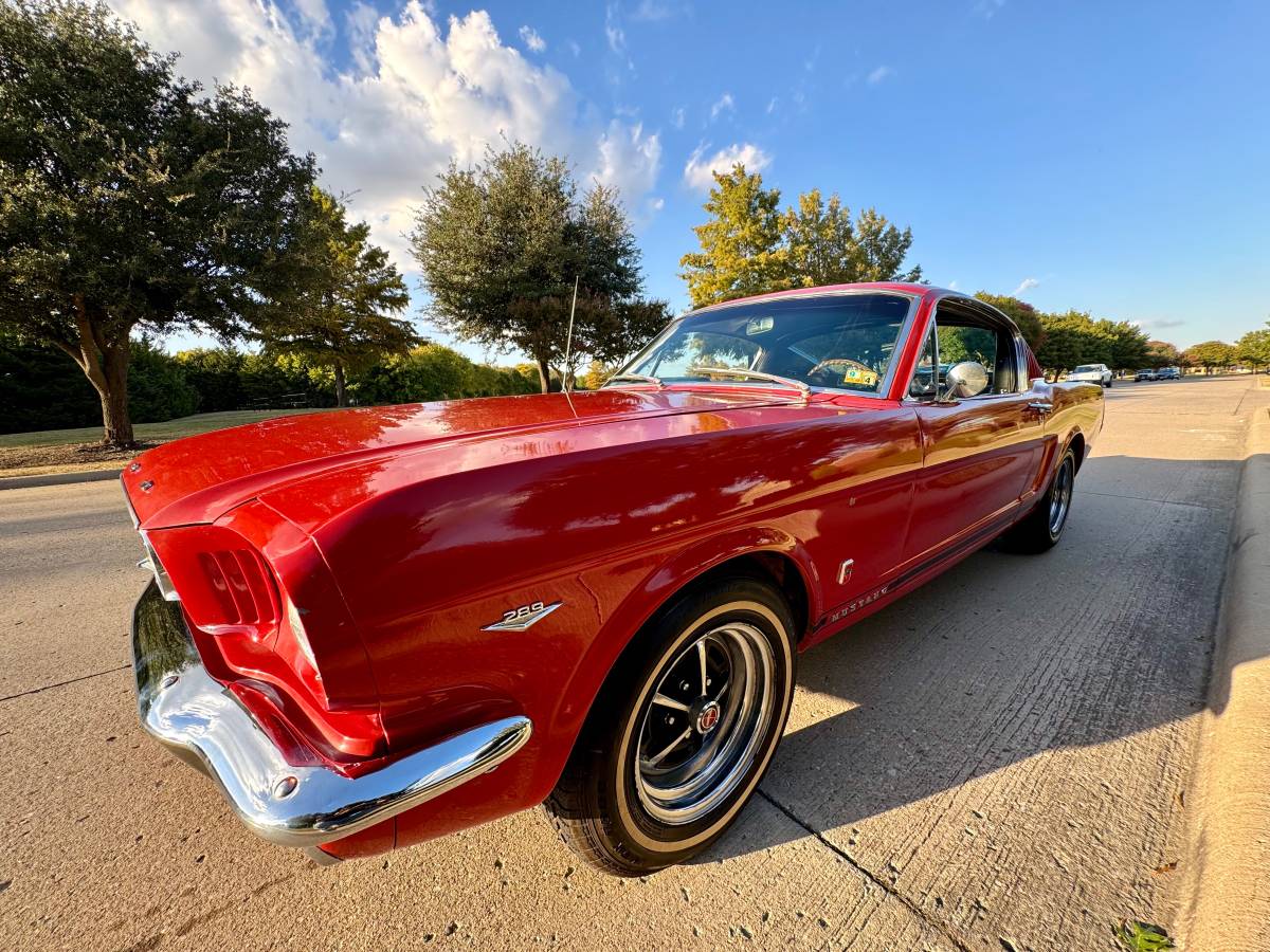 Ford-Mustang-gt-fastback-1965-2