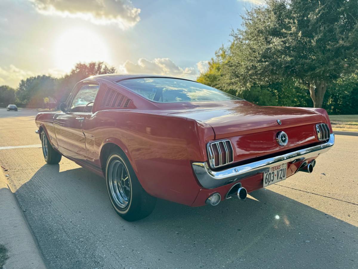 Ford-Mustang-gt-fastback-1965-3