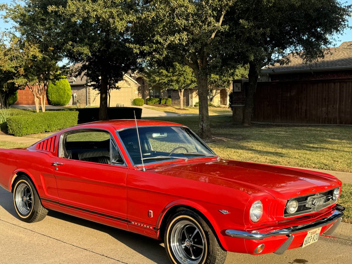 Ford-Mustang-gt-fastback-1965