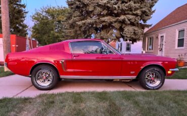 Ford-Mustang-gt-fastback-1968-1