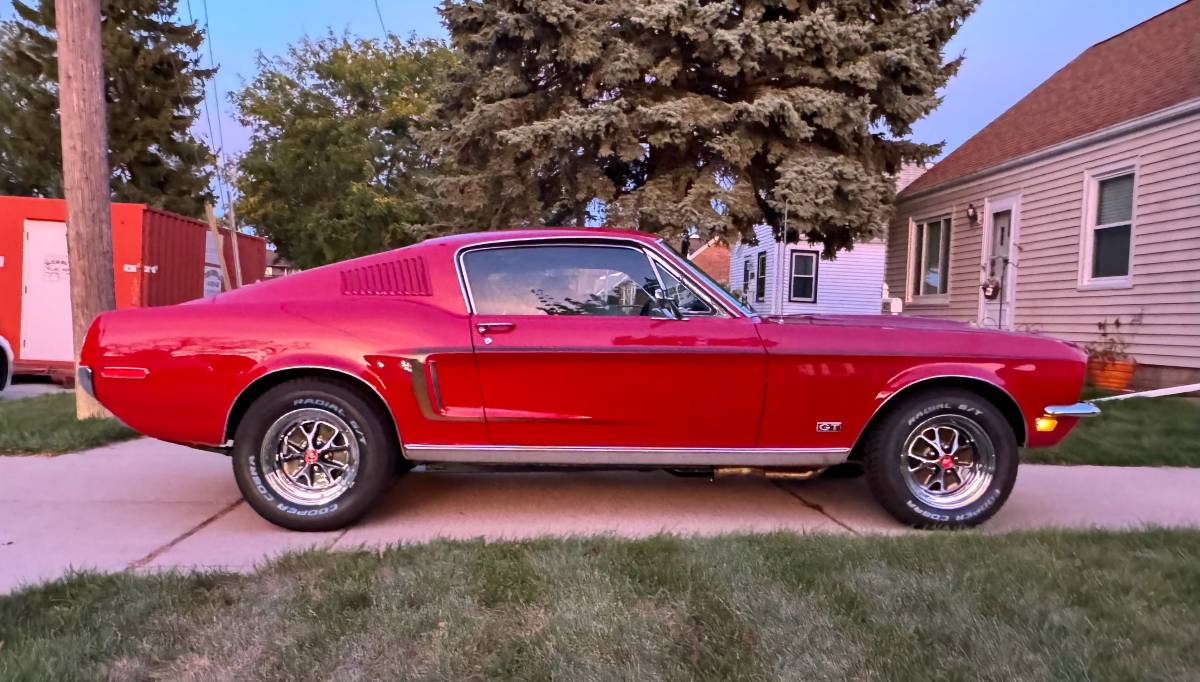 Ford-Mustang-gt-fastback-1968-1