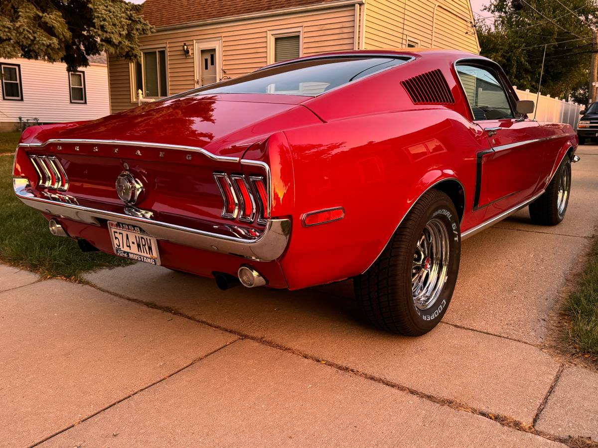 Ford-Mustang-gt-fastback-1968-3