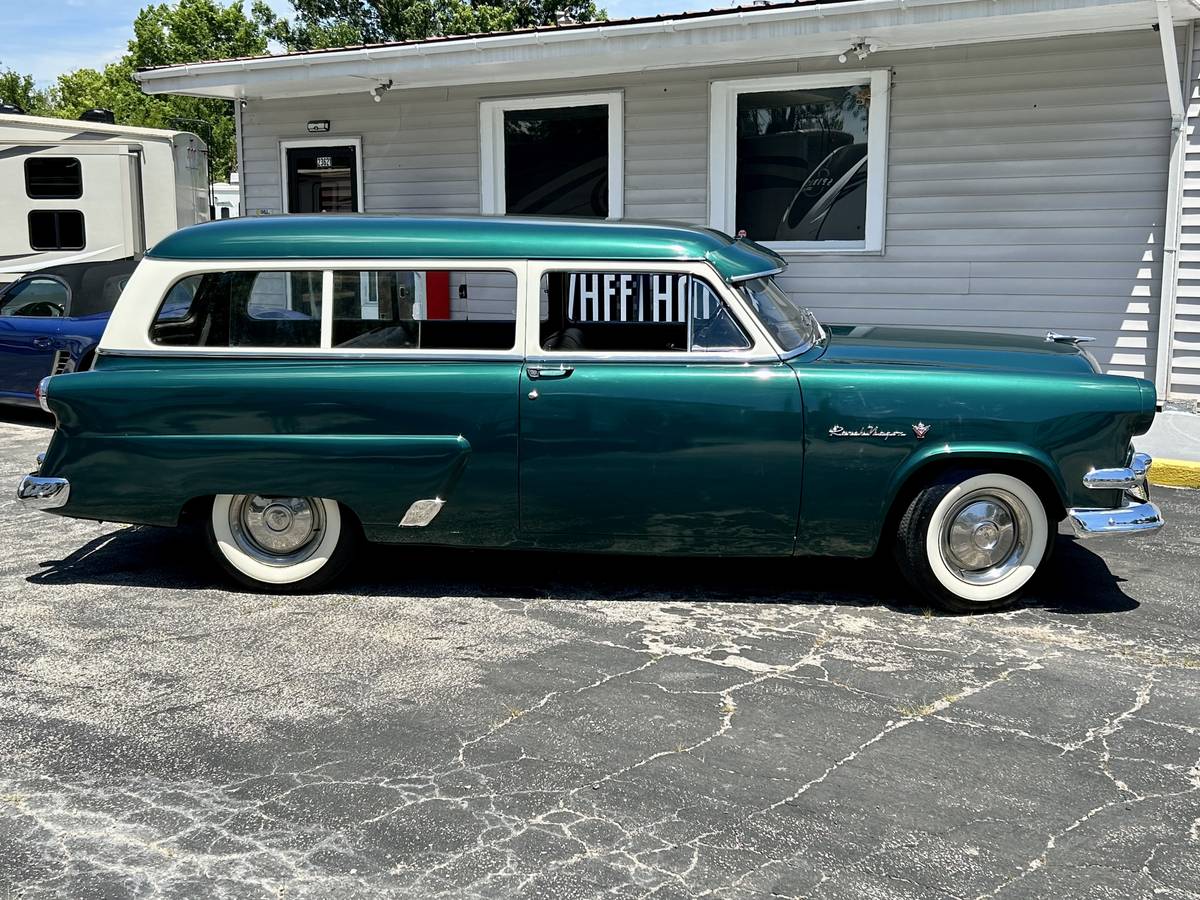 Ford-Ranch-wagon-1954