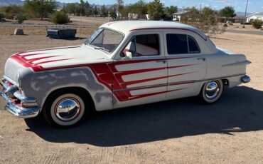 Ford-Sedan-1951-1