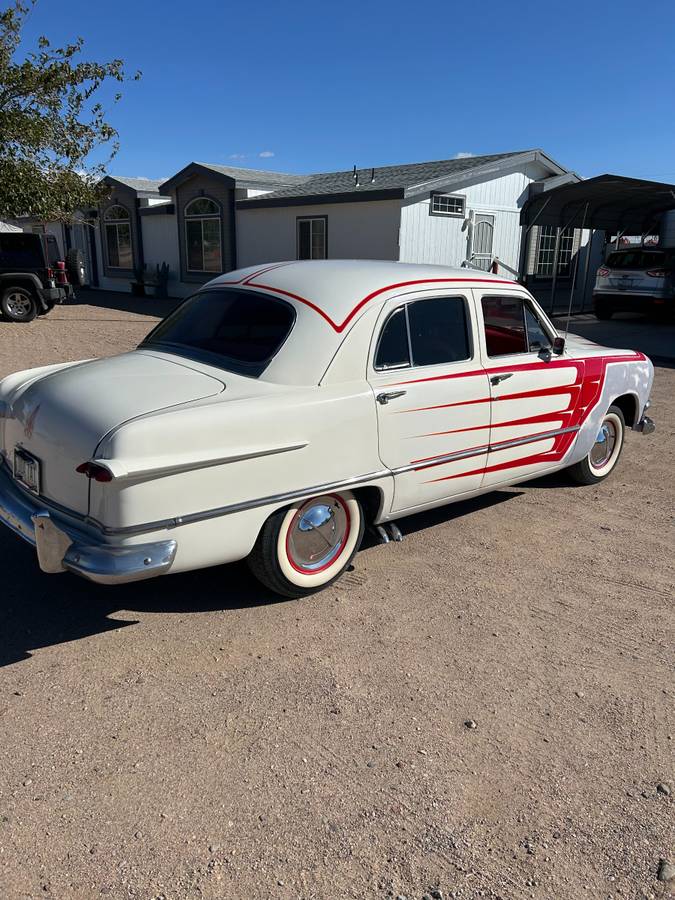 Ford-Sedan-1951-2