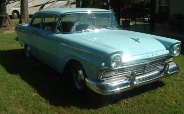 Ford-Sedan-1957-3