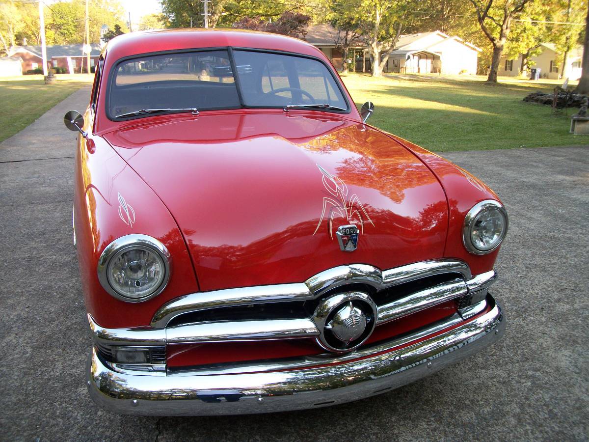 Ford-Sedan-rod-1950-1