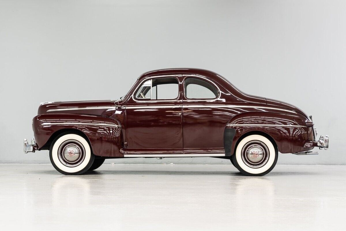 Ford-Super-Deluxe-Coupe-1946-2