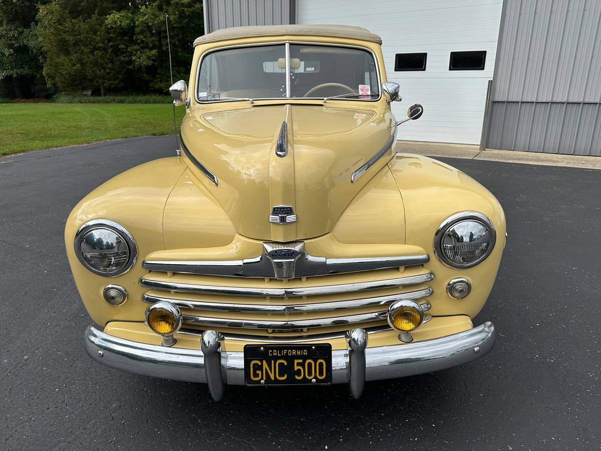 Ford-Super-deluxe-convertible-1947-19