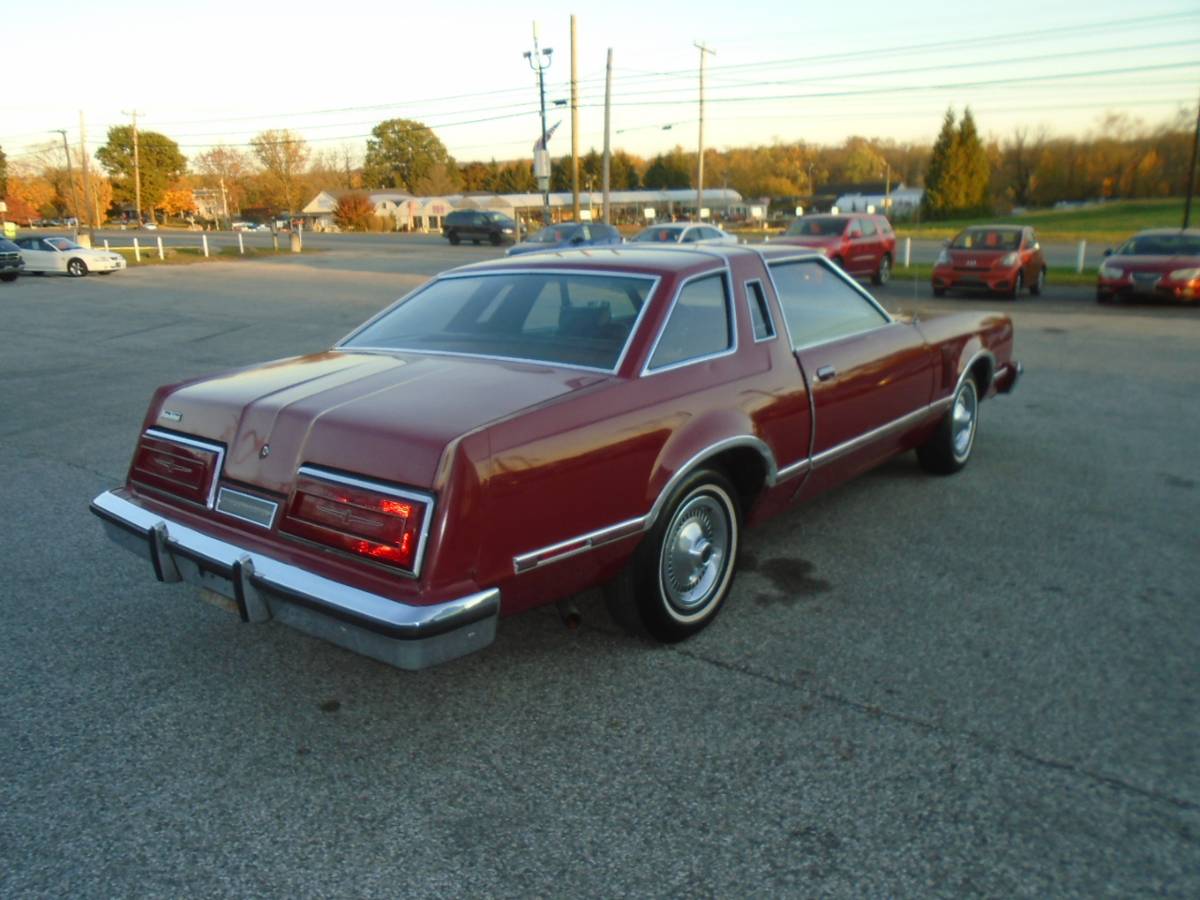 Ford-Thunderbird-1979-4